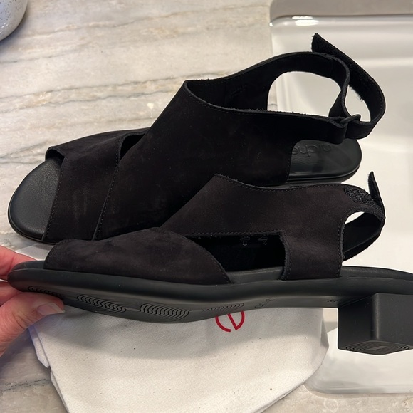 Arche obbibi sandal size 39 black NWOT - Picture 2 of 4